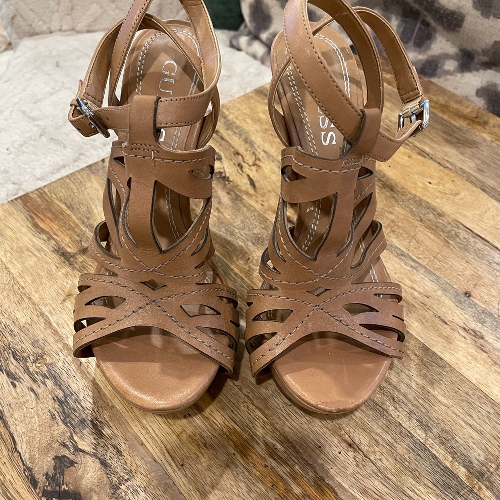 Guess Heels - Picture 4 of 5